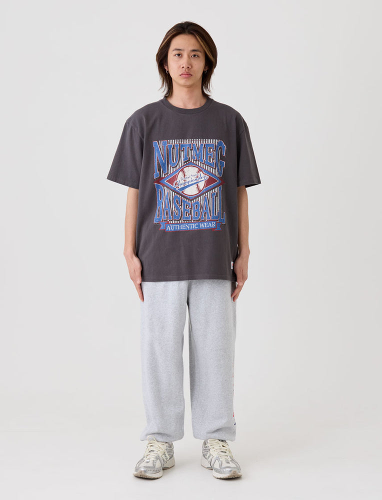 
                  
                    80s BASE BALLグラフィックT
                  
                